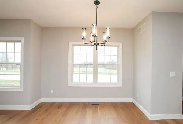 $389,900 | 1 Saint Ivans Circle, Bloomington, IL 61705