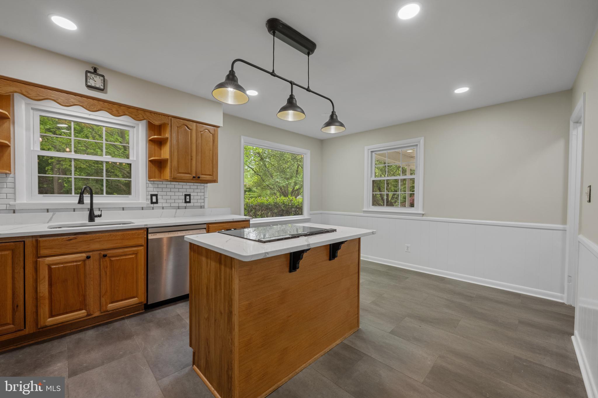 14009 Blenheim Road North Phoenix, MD 21131 - Photo 15 of 60 Recessed lighting