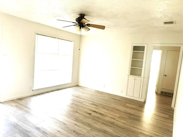 $1,500 | 9849 San Lea Drive, Dallas, TX 75228