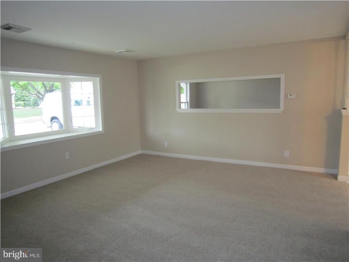 26 Mill Bend Road Levittown, PA 19056 - Photo 13 of 20 Living Room