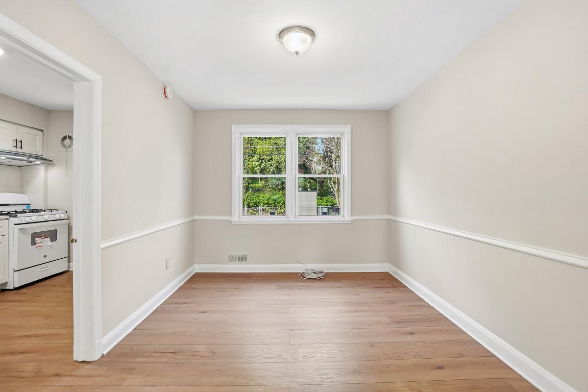 162 Cherrydell Road Baltimore, MD 21228 - Photo 8 of 31 Dining Room
