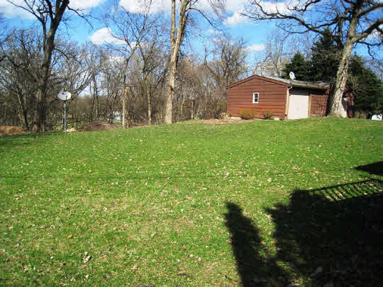 3579 South Bend Road Rockford, IL 61109 - Photo 8 of 10 a front view of a house with garden