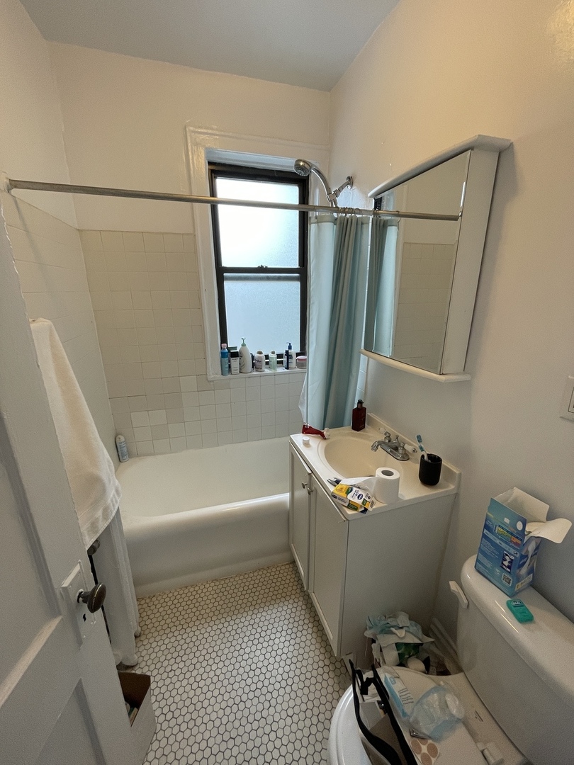 631 West Roscoe Street, Unit D2 Chicago, IL 60657 - Photo 6 of 9