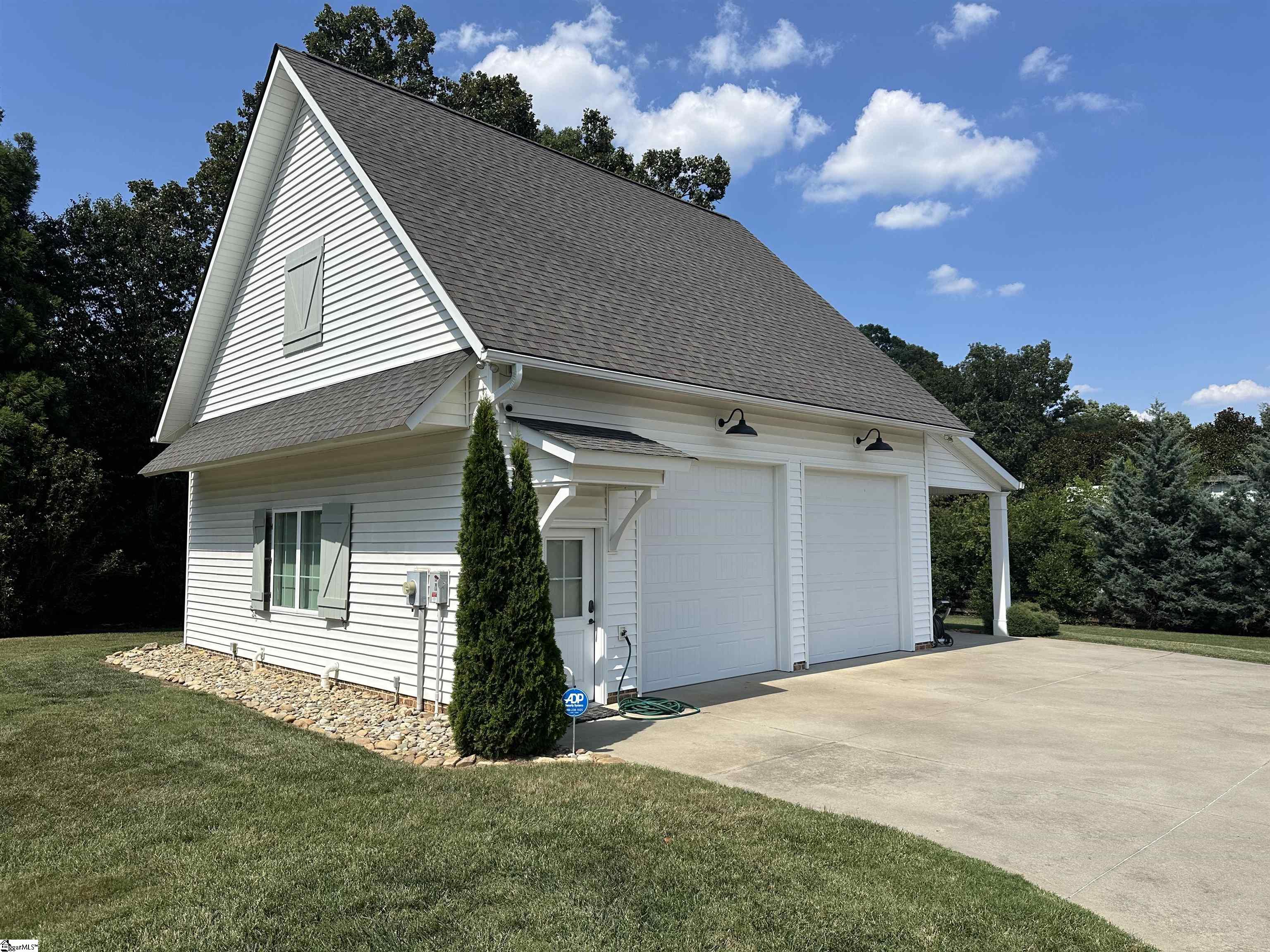 1330 Jonesville Road Simpsonville, SC 29681 - Photo 29 of 45 Gallery Image 29