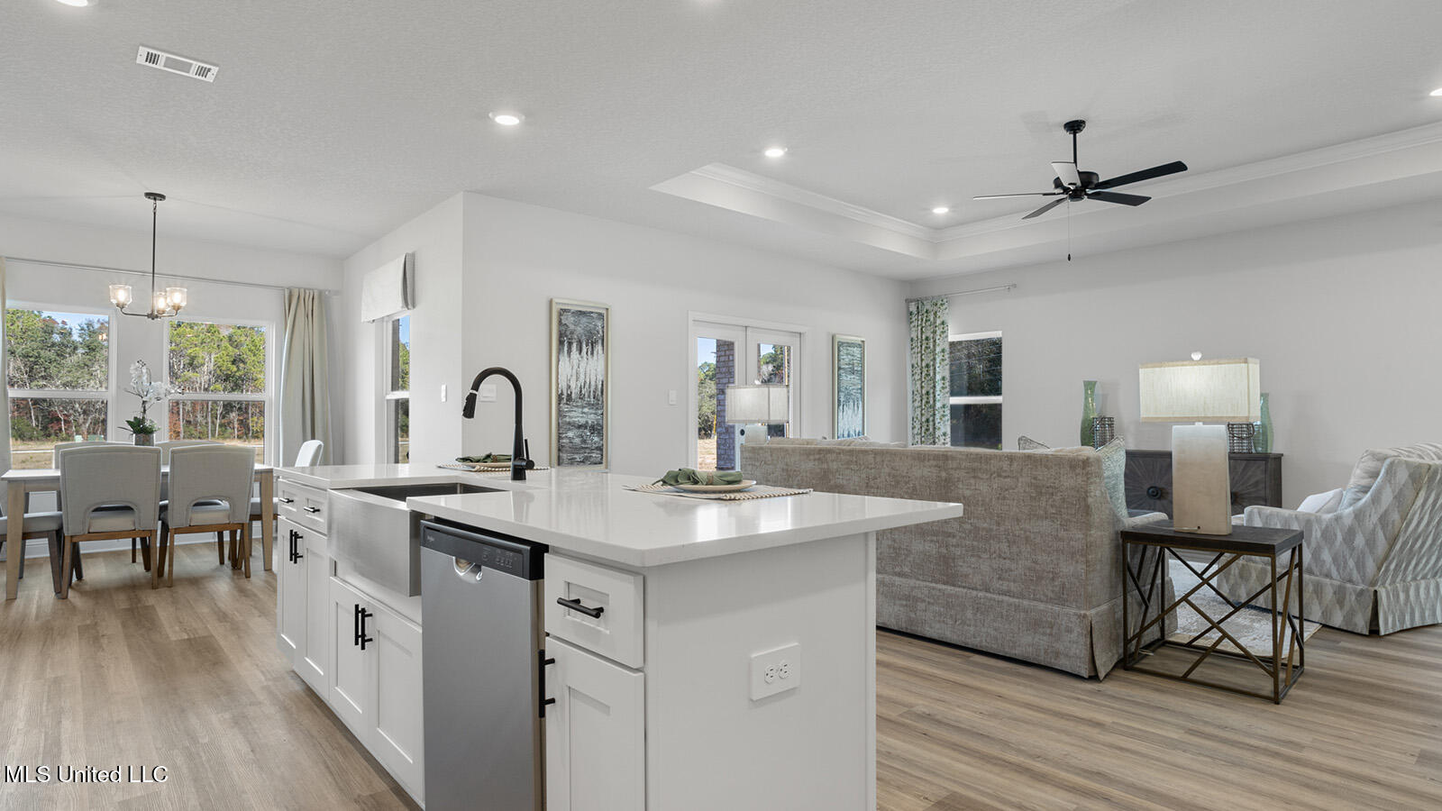 14431 South Swan Road Gulfport, MS 39503 - Photo 14 of 42 Kitchen