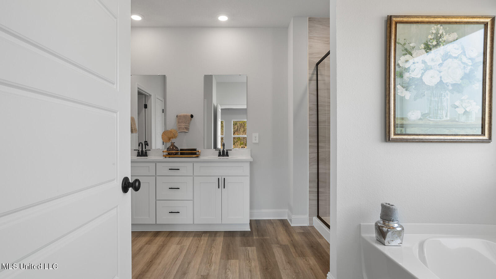 14431 South Swan Road Gulfport, MS 39503 - Photo 24 of 42 Primary Bathroom