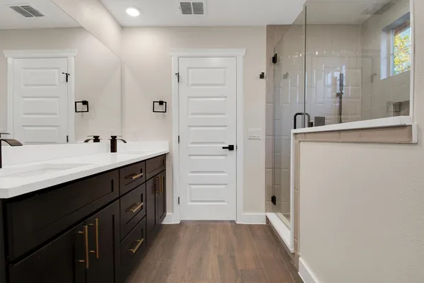 $2,400 | 104 Kipapa Court, Bastrop, TX 78602