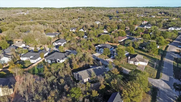 $2,400 | 104 Kipapa Court, Bastrop, TX 78602