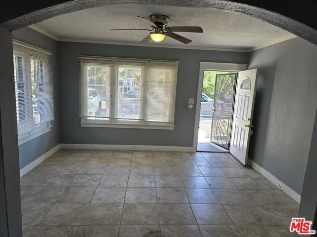 $2,200 | 4211 Halldale Avenue, Los Angeles, CA 90062