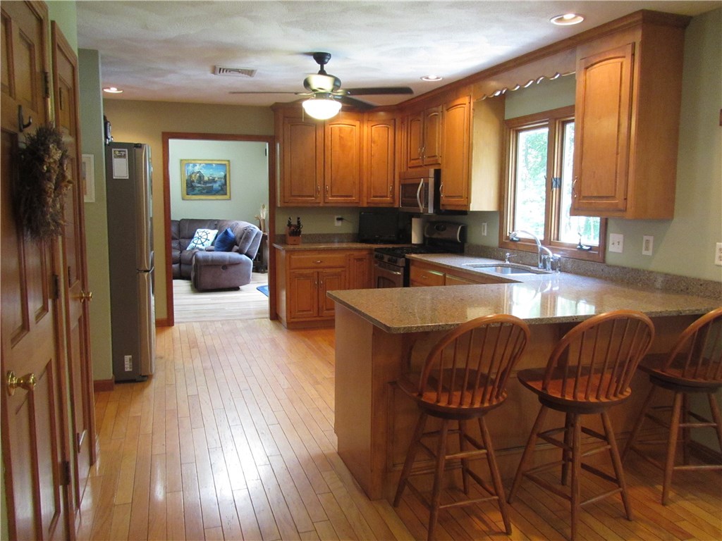 25 Southbury Road Cumberland, RI 02864 - Photo 12 of 40 Gallery Image 12