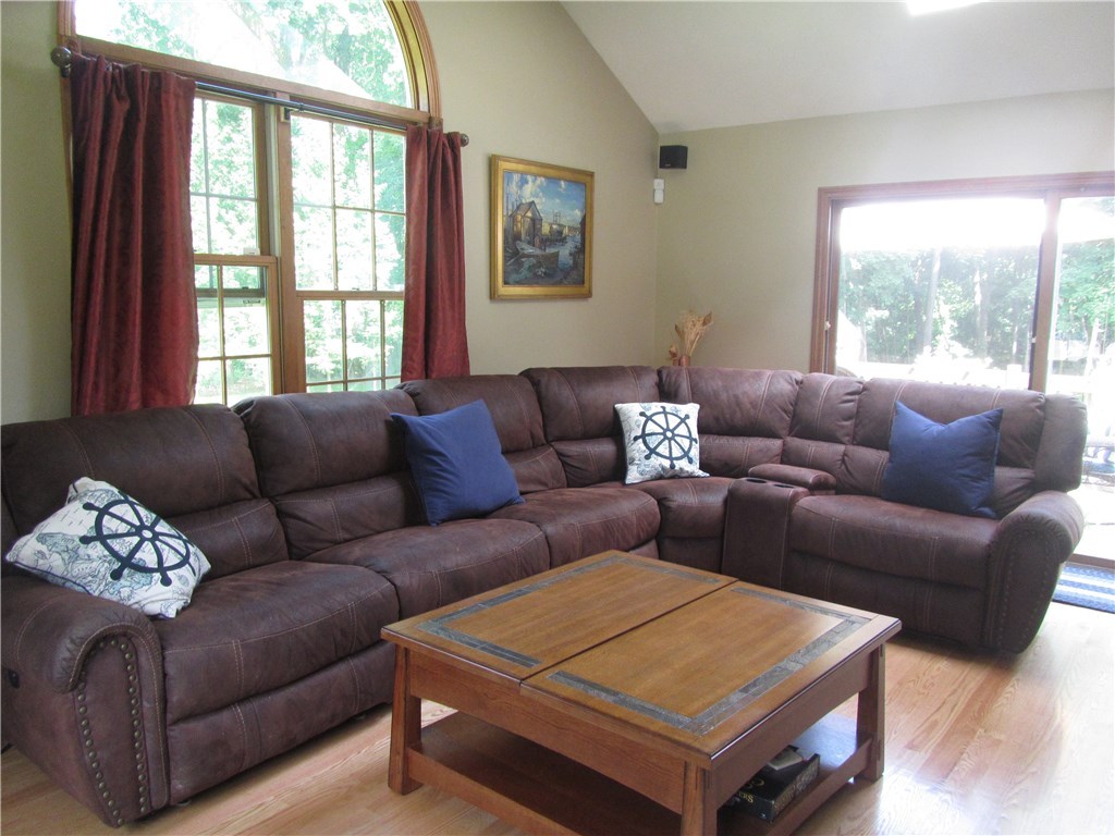 25 Southbury Road Cumberland, RI 02864 - Photo 15 of 40 Gallery Image 15