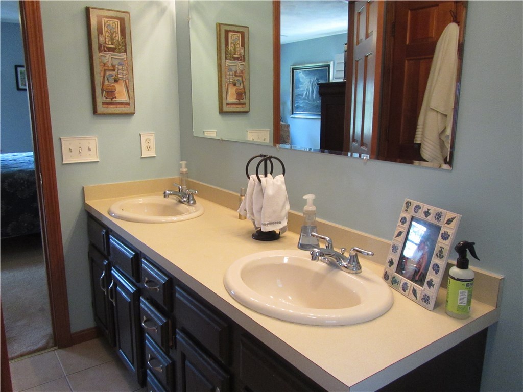 25 Southbury Road Cumberland, RI 02864 - Photo 22 of 40 Gallery Image 22