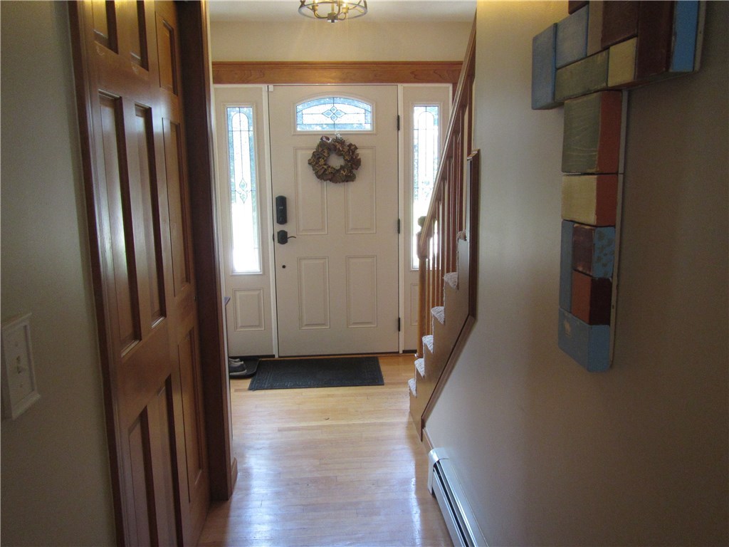 25 Southbury Road Cumberland, RI 02864 - Photo 4 of 40 Gallery Image 4
