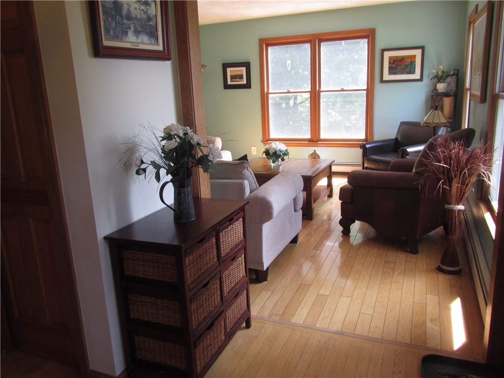 25 Southbury Road Cumberland, RI 02864 - Photo 5 of 40 Gallery Image 5