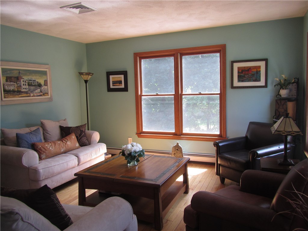 25 Southbury Road Cumberland, RI 02864 - Photo 6 of 40 Gallery Image 6