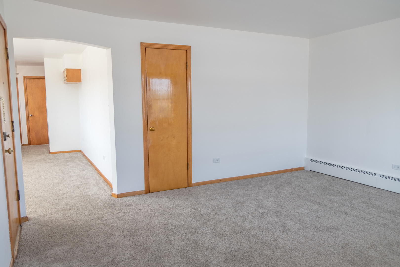 5520 South Pulaski Road, Unit 2 Chicago, IL 60629 - Photo 12 of 44 an empty room with closet area