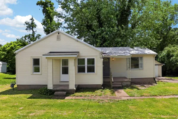 $179,900 | 86 Van Sant Street, Zanesville, OH 43701