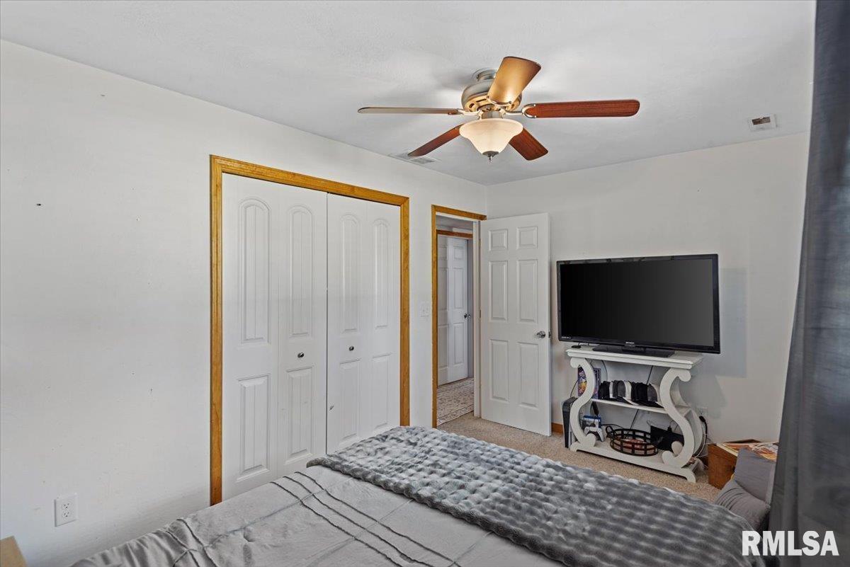 3028 Sutherland Road Springfield, IL 62702 - Photo 26 of 38