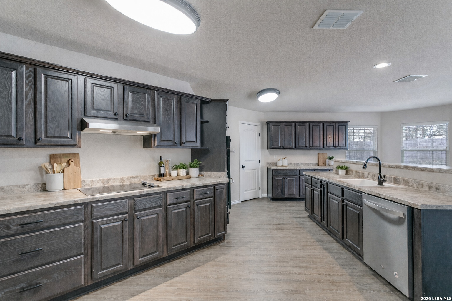 210 Inwood Poteet, TX 78065 - Photo 5 of 19