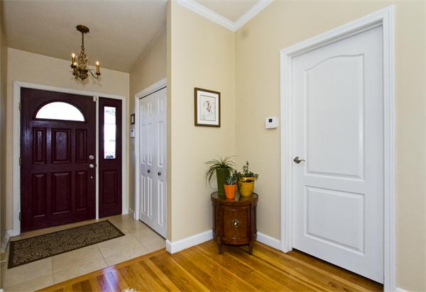 72 Sharpe Road Newton, MA 02459 - Photo 2 of 24 Gallery Image 2