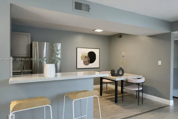 $2,500 | 350 Palm Circle West, Unit 201, Pembroke Pines, FL 33025