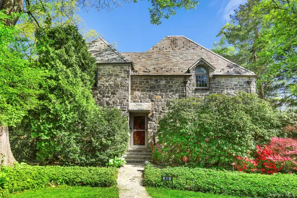 $1,225,000 | 66 Caterson Terrace, Hartsdale, NY 10530