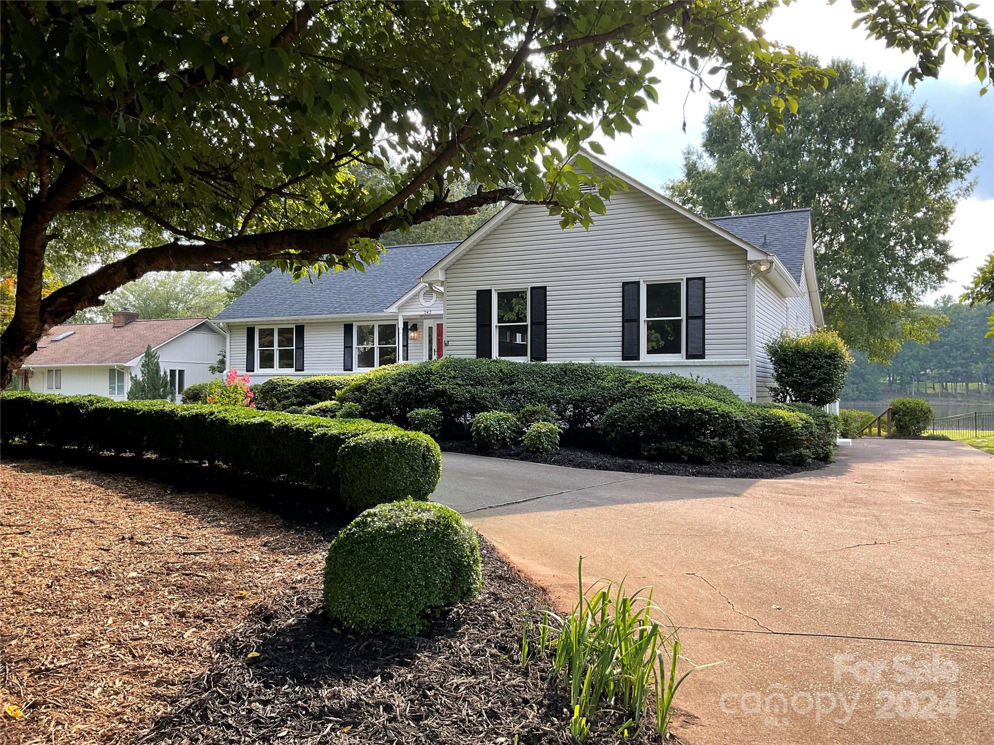 242 Spring Run Road Mooresville, NC 28117 - Photo 10 of 44 Gallery Image 10