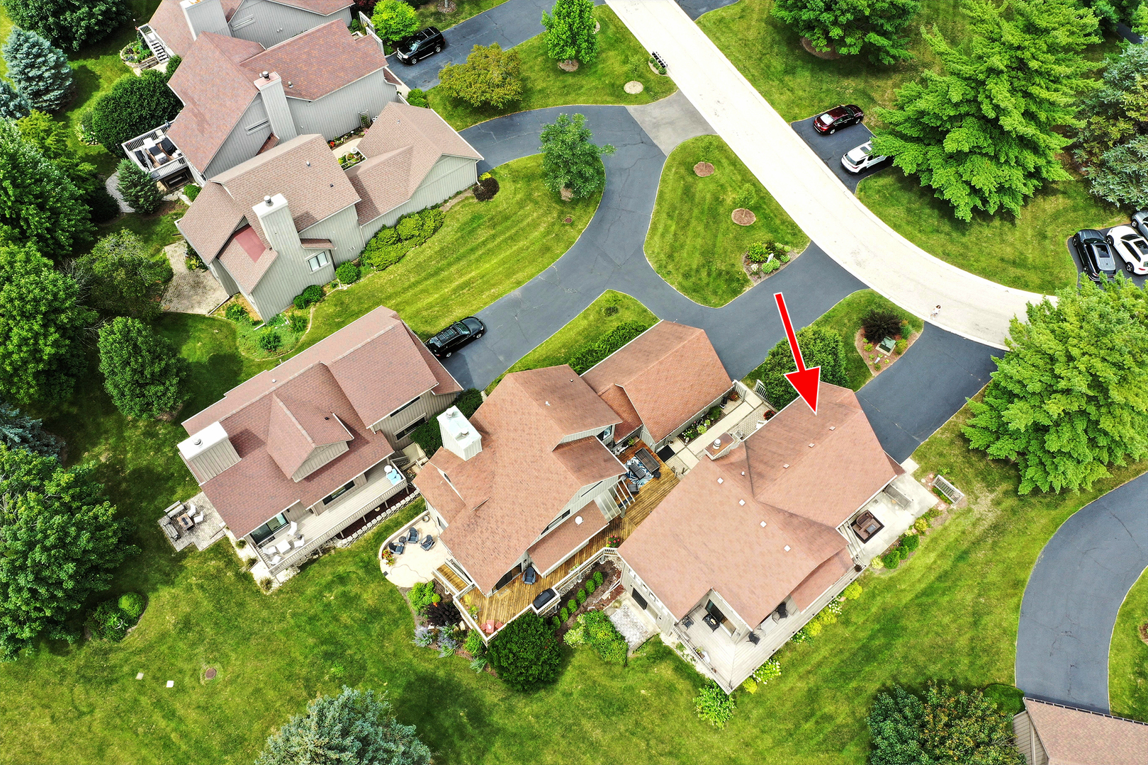 4119 White Ash Road Crystal Lake, IL 60014 - Photo 46 of 48 an aerial view of a house with a swimming pool