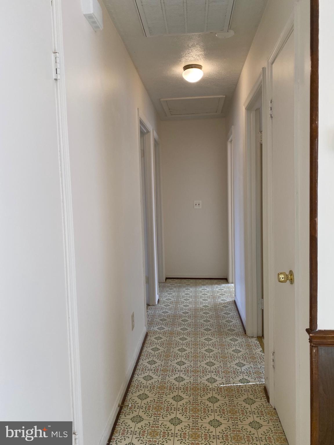 41 Comptons Road Castleton, VA 22716 - Photo 11 of 35 Hallway leading to bedrooms.