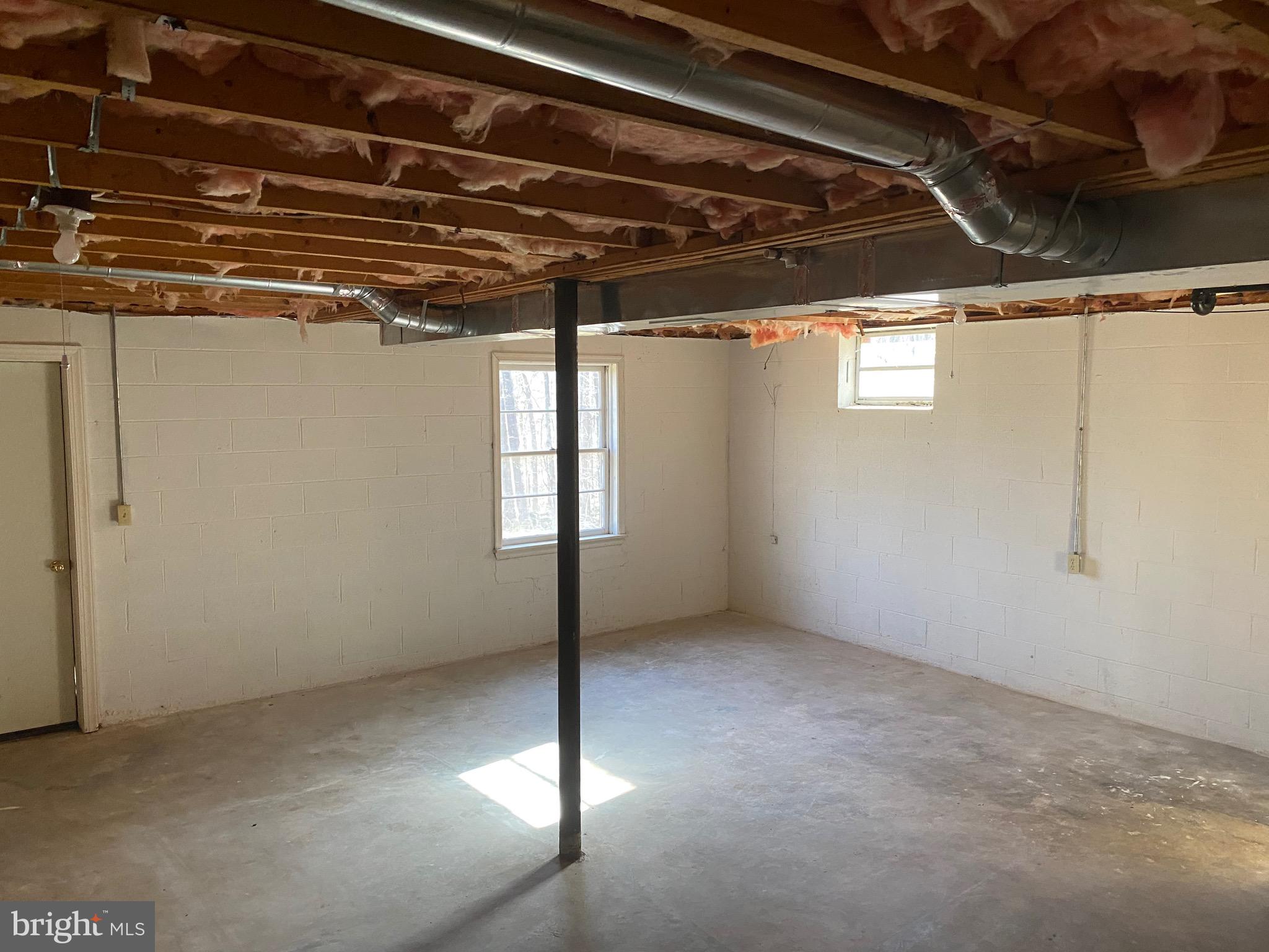 41 Comptons Road Castleton, VA 22716 - Photo 18 of 35 Plenty of space for you to finish to your liking.