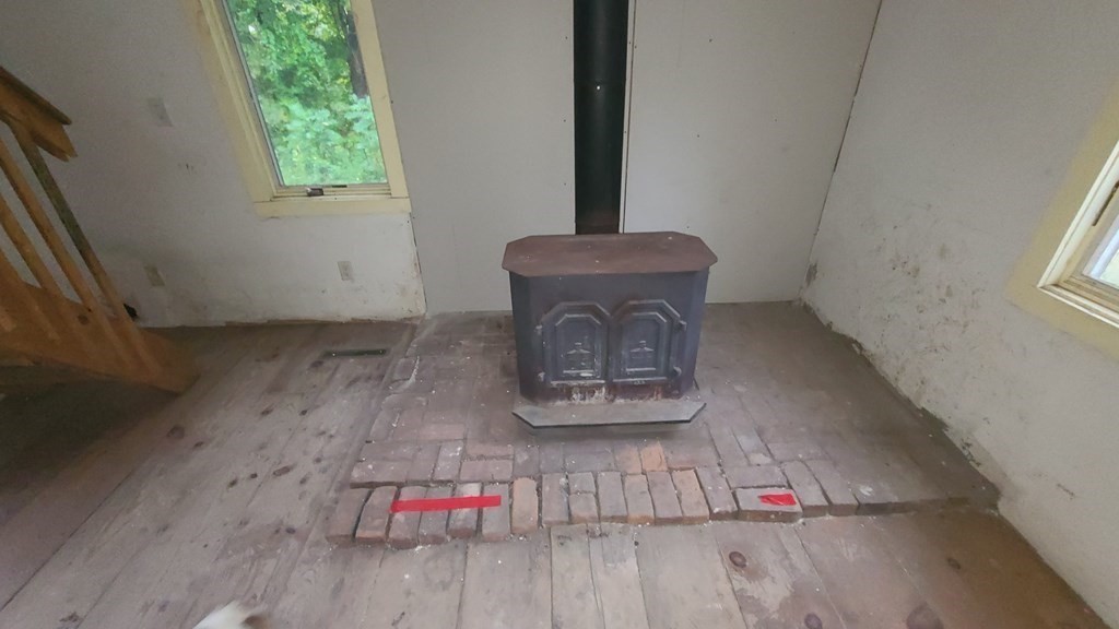 1442 Main Road Granville, MA 01034 - Photo 8 of 27 a room with toys and wooden floor