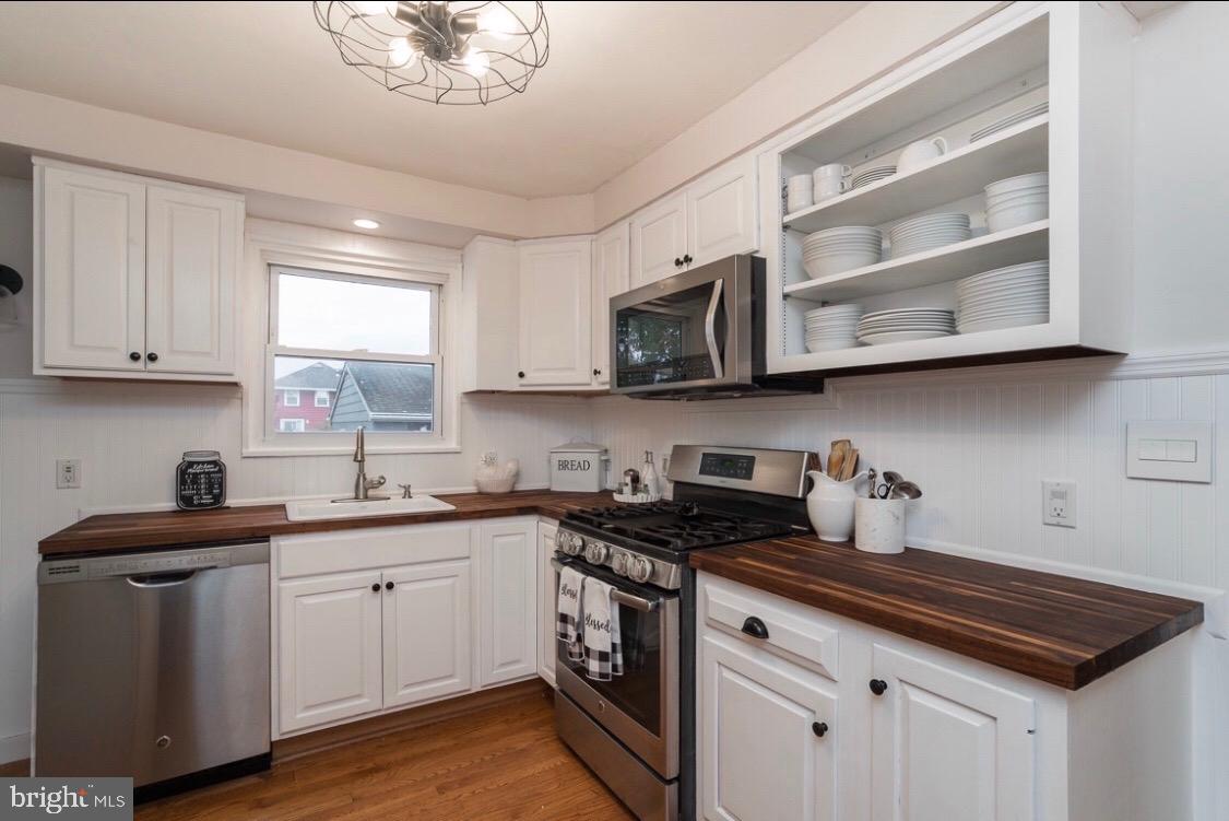 116 West Henry Street Palmyra, NJ 08065 - Photo 9 of 34 Gallery Image 9