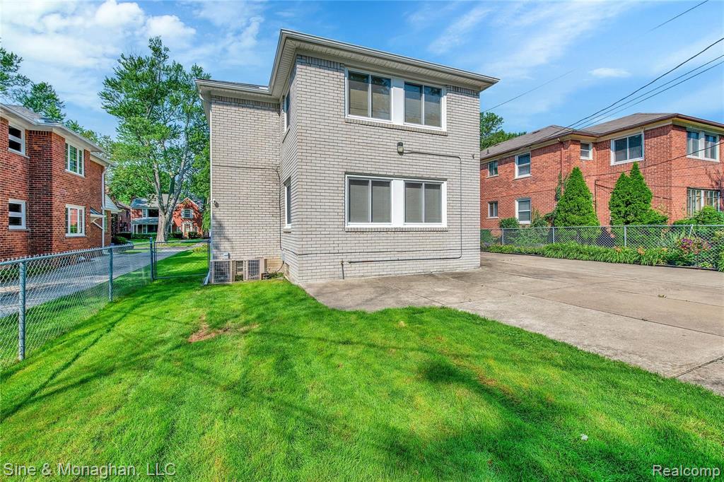 954 Harcourt Road Grosse Pointe Park, MI 48230 - Photo 45 of 46