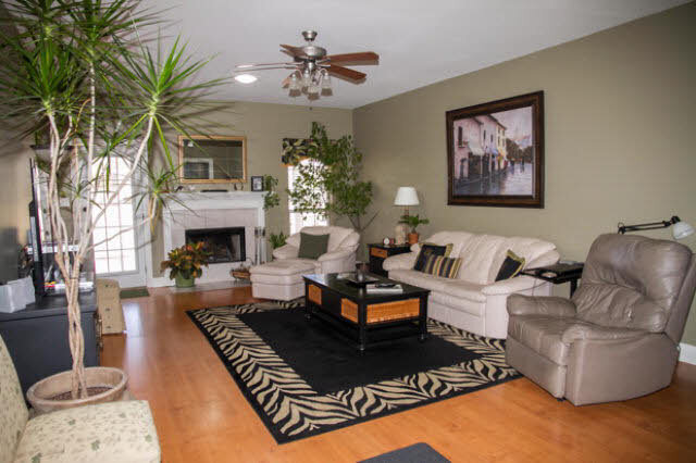 9880 Merritt Court Fairhope, AL 36532 - Photo 11 of 26 Living Room