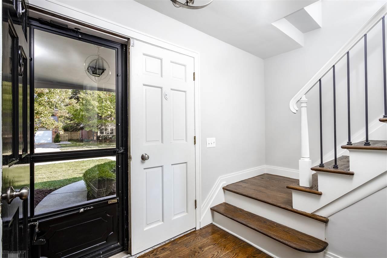 1083 Canterbury Road Grosse Pointe Woods, MI 48236 - Photo 5 of 38