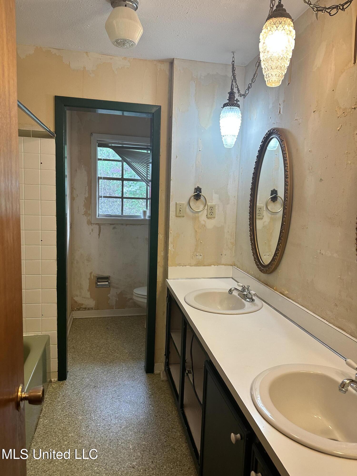 231 Zelma Lane Florence, MS 39073 - Photo 17 of 38 IMG_2428