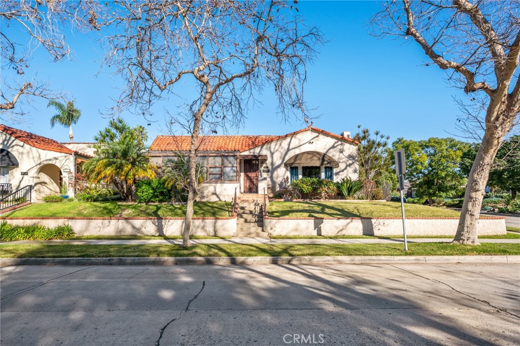 929 East 37th Street Long Beach, CA 90807 - Photo 2 of 32