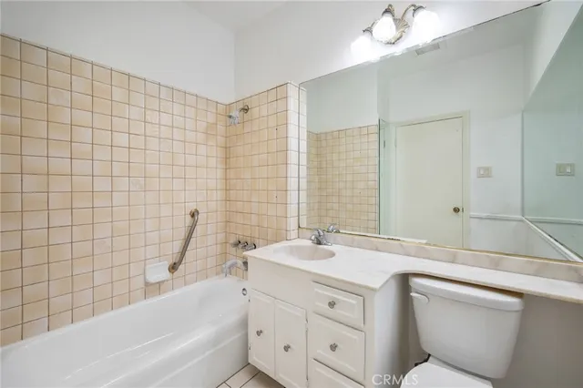 $3,200 | 929 East 37th Street, Long Beach, CA 90807