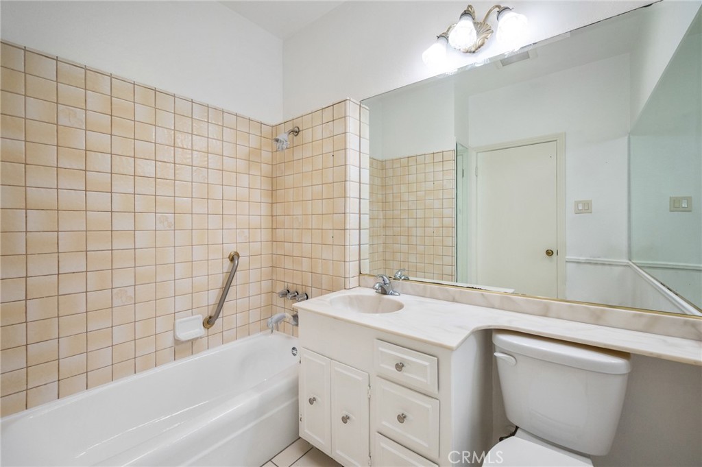 929 East 37th Street Long Beach, CA 90807 - Photo 23 of 32