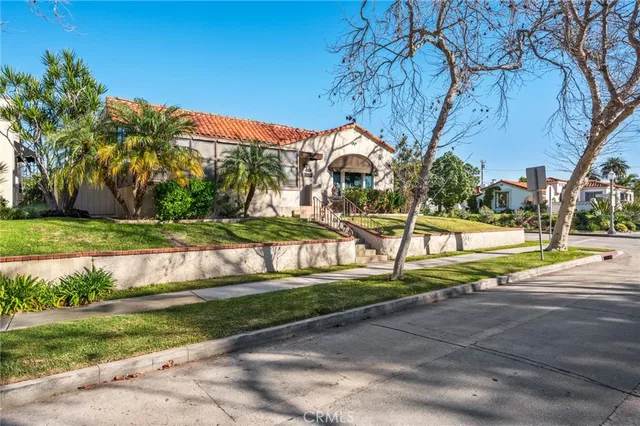 $3,200 | 929 East 37th Street, Long Beach, CA 90807