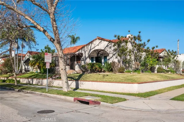 $3,200 | 929 East 37th Street, Long Beach, CA 90807