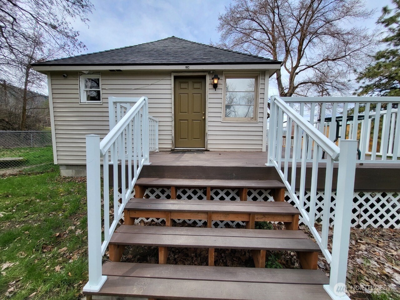 334 Chapel Street Cashmere, WA 98815 - Photo 2 of 40