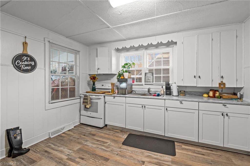 231 Dorothy Street High Point, NC 27262 - Photo 8 of 24