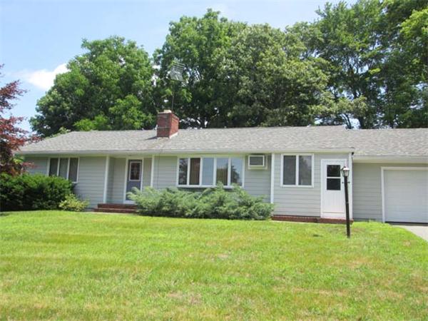 14 Douglas Road North Andover, MA 01845 - Photo 1 of 19 Gallery Image 1