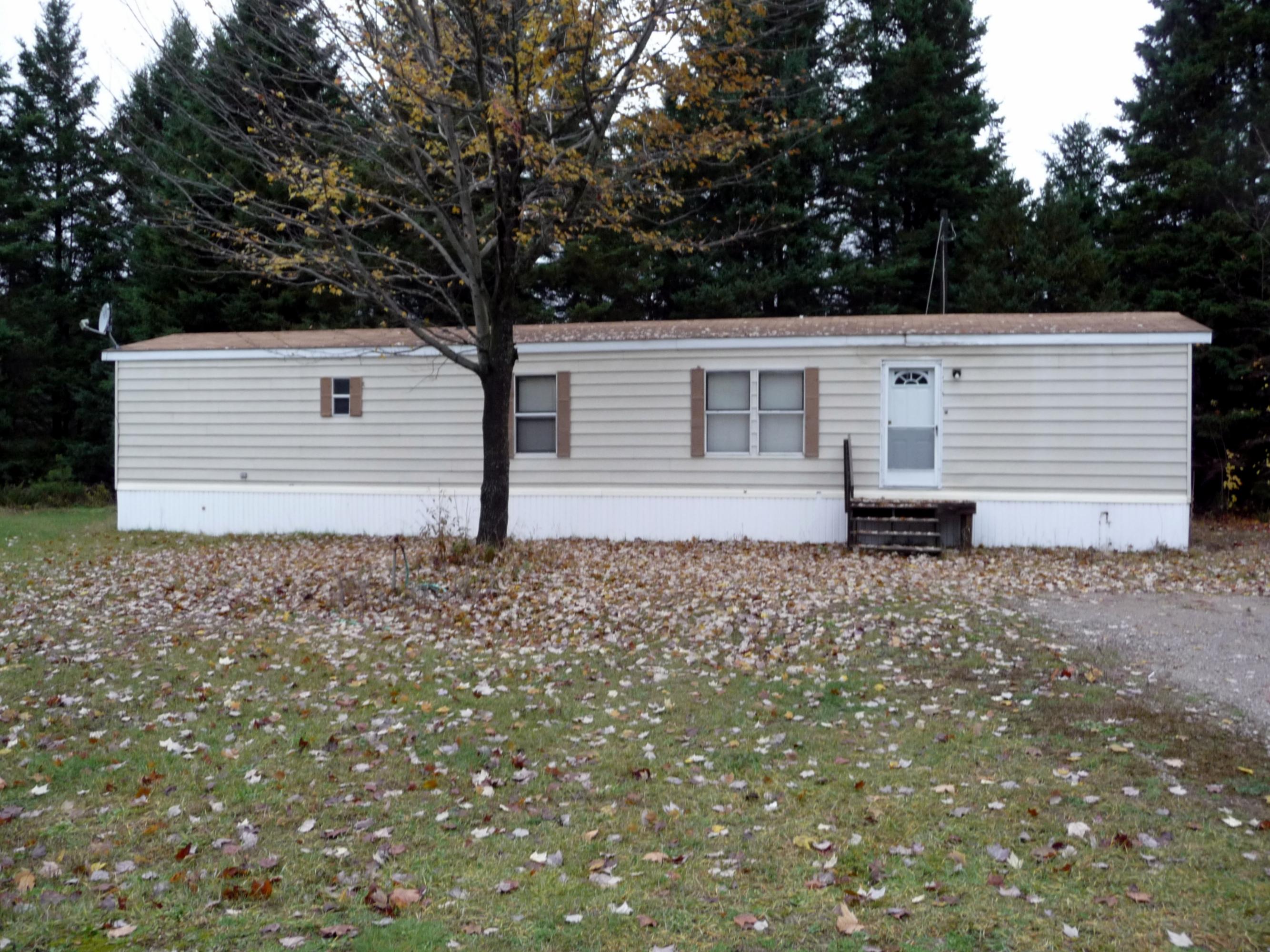 1560 Indian Trail Road Cheboygan, MI 49721 - Photo 4 of 11 Gallery Image 4
