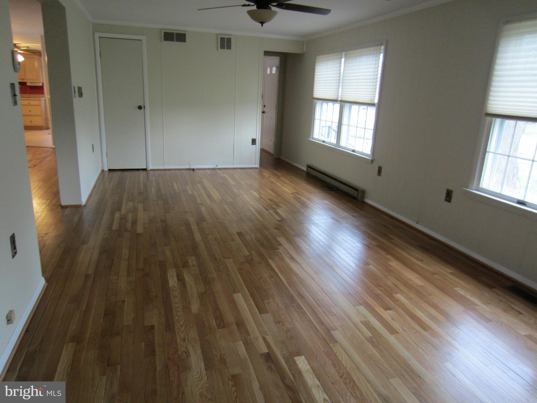 107 Birch Road Stevensville, MD 21666 - Photo 13 of 30 Living Room
