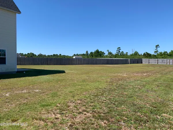 $1,950 | 423 Elgin Road, Hubert, NC 28539