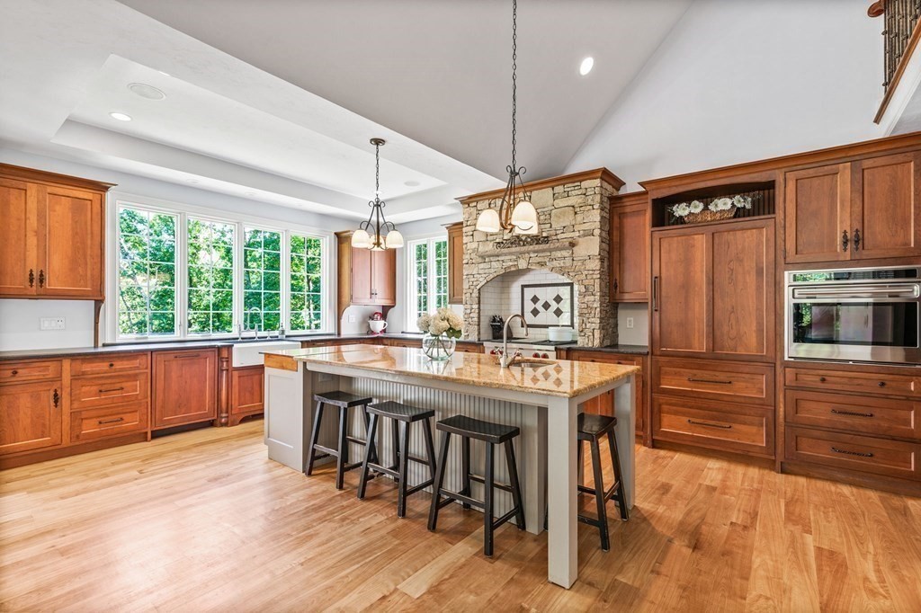 230 Ruggles Street Westborough, MA 01581 - Photo 8 of 37 Gallery Image 8