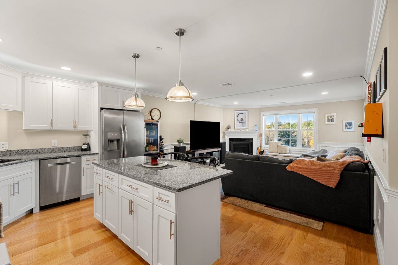 61 Acadia Lane, Unit 204 Exeter, NH 03833 - Photo 3 of 40
