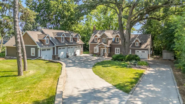 $1,100,000 | 5049 Washington Street, Butte Des Morts, WI 54927